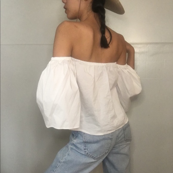 off the shoulder blouse in white color - Picture 4 of 6